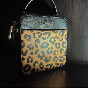 kate spade DAISY GRAPHIC LEOPARD VANITY CROSSBODY